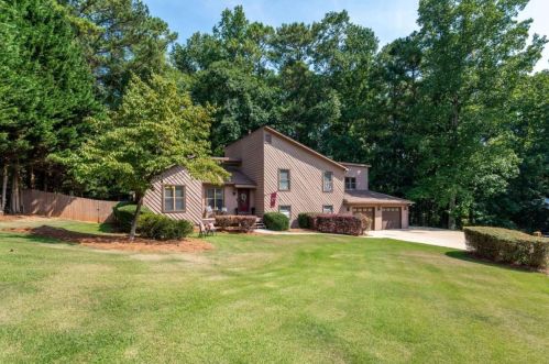 2103 Ravenwood Cir, Marietta, GA 30066-1346