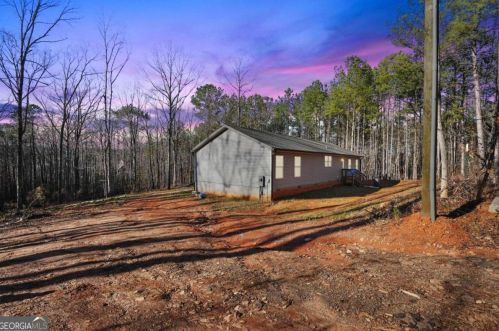 410 Higgins Rd, Locust Grove, GA 30248-4419