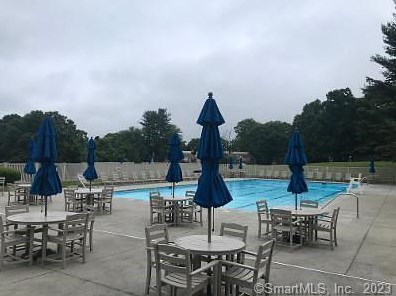 17 Currier Ct, Cheshire CT  06410-1426 exterior