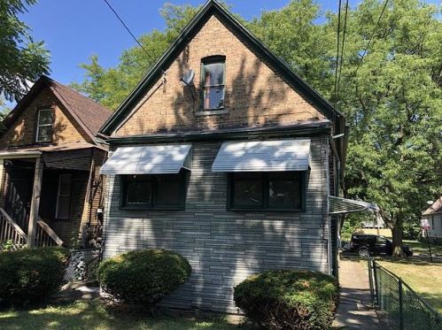 233 110th St, Chicago, IL 60628-4228
