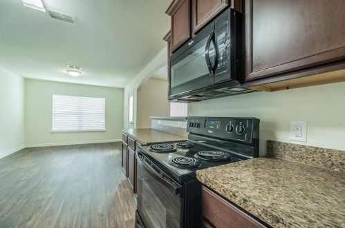 14271 Greenhaw Ln, Dallas TX 75253-5081 exterior