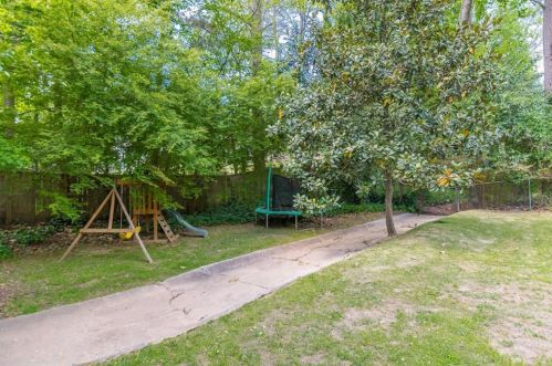 1648 Beacon Hill Blvd, Atlanta GA  30329-2556 exterior