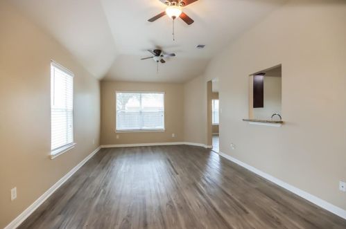 308 Broken Pine Ct, Conroe TX  77304-1732 exterior