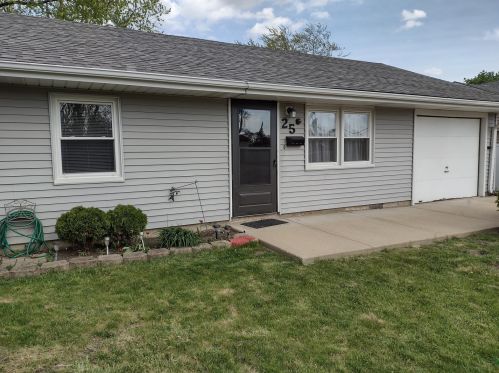 25 Oltendorf Rd, Streamwood, IL 60107-1415