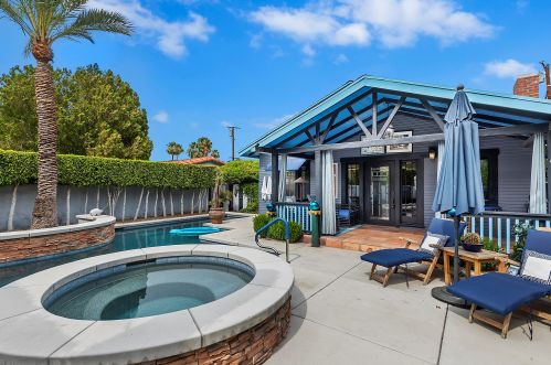 566 Calle Santa Rosa, Palm Springs, CA 92264-7414