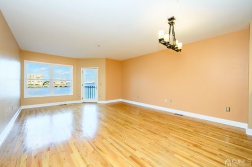 106 The Promenade, Edgewater NJ  07020-2103 exterior