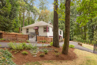 11505 Boones Ferry Rd, Portland OR  97219-7742 exterior