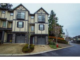 3662 Baird St, Portland, OR 97219-6047