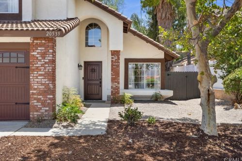 20539 Bloomfield Rd, Riverside CA  92508-2916 exterior