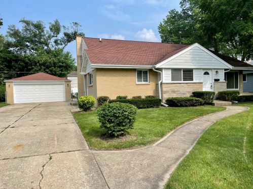 1111 Longmeadow Dr, Glenview, IL 60025-2558
