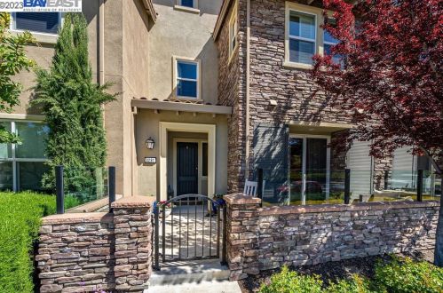 3291 Central Pkwy, Pleasanton, CA 94568-4847