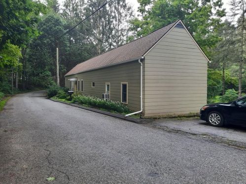35 Parker Rd, East Hampton, CT 06447-1209