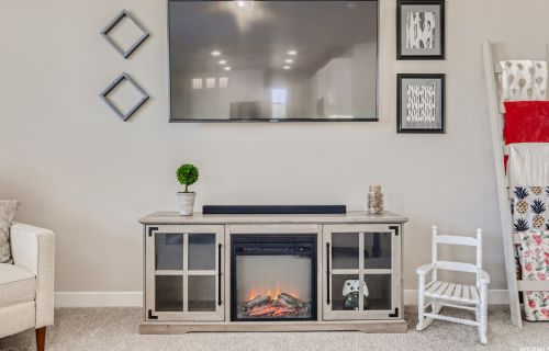 6544 Hvn Maple Dr, Taylorsville UT 84081-4162 exterior