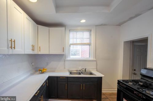 5744 12 St, Philadelphia PA 19122-4003 exterior