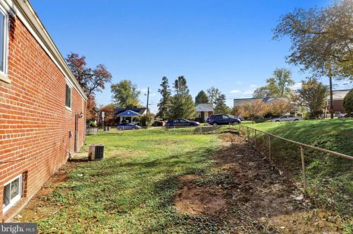 1515 Oakview Dr, Silver Spring MD 20903-2243 exterior