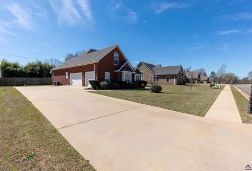 126 Abercorn St, Warner Robins, GA 31088-6782