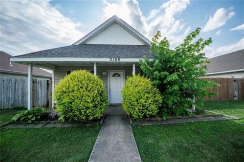 2168 Harry St, Springdale, AR 72764-2413