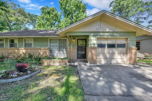 1008 Crooke St, Conroe, TX 77301-4368