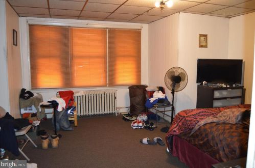 5259 Franklin St, Philadelphia, PA 19120-3145