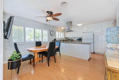 8961 Plaza Park Dr, Elk Grove, CA 95624-2641