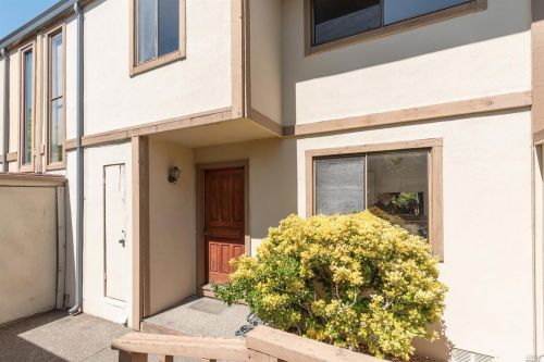 107 Sylvia Way, San Rafael, CA 94903-3141