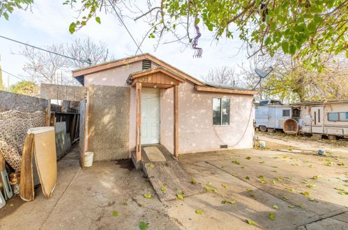 1729 Donald St, Modesto, CA 95351-3504