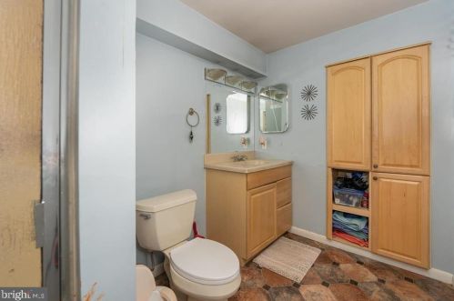 275 Susquehanna Trl, Allentown, PA 18104-8570