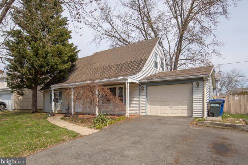 153 Hazelwood Cir, Willingboro, NJ 08046-1220