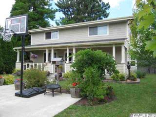 179 6th St, Lebanon, OR 97355-2714