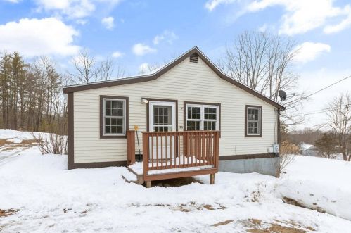 153 North Rd, Deerfield, NH 03037-1100