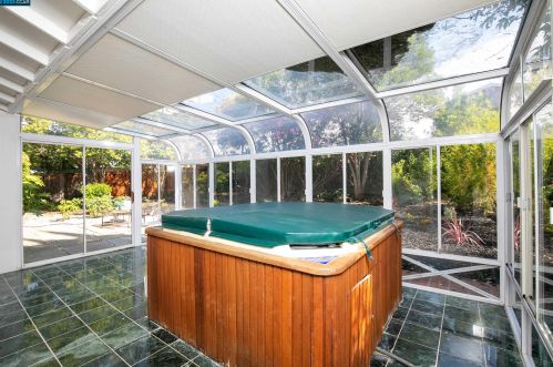 1764 Sattler Dr, Concord CA  94519-1511 exterior