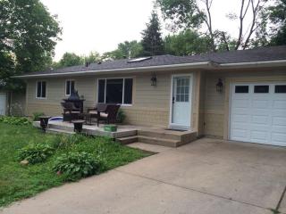 3924 Turquoise Pt, Saint Paul, MN 55122-1644