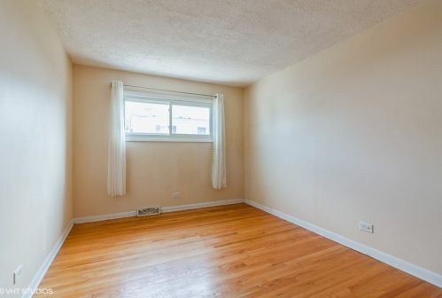 7137 Niles Ave, Niles IL  60714-2121 exterior