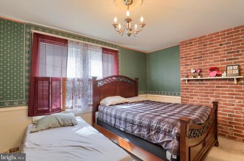 325 Ross St, Lancaster PA  17602-1941 exterior