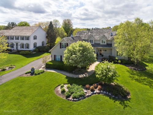 17820 Pond Ridge Cir, Gurnee, IL 60031-4502