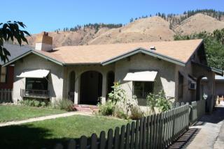 225 Cottage Ave, Cashmere, WA 98815-1003