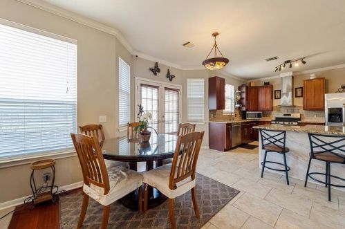 3921 Cyn Gln Cir, Austin TX  78732-2187 exterior