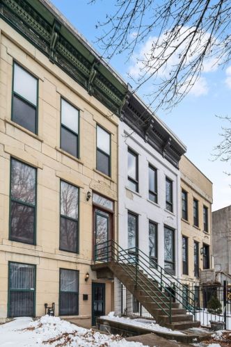 3327 Giles Ave, Chicago, IL 60616-3909
