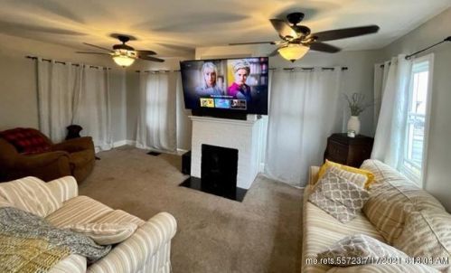 23 Rochester St, Berwick, ME 03901-2238