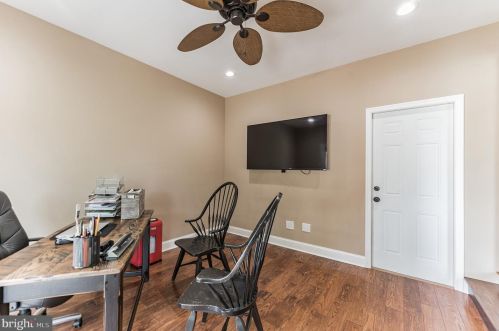 74 Wolf Dr, Trenton NJ 08610-1125 exterior