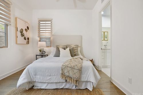 121 Long Fence, Irvine CA  92602-1807 exterior