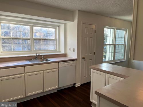 15 Halstead Pl, Princeton NJ  08540-6342 exterior
