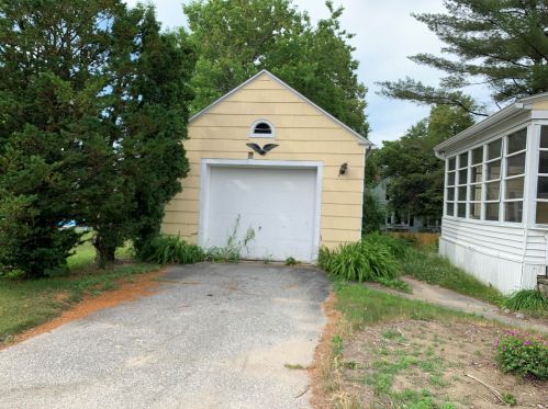 56 Farwell St, Lewiston, ME 04240-4803