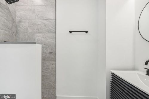 630 Jackson St, Philadelphia PA  19148-3226 exterior