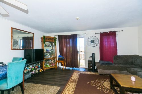 92-783 Makakilo Dr, Kapolei, HI 96707-1570