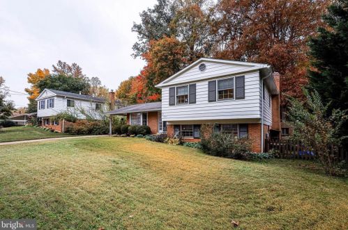 4816 Ponderosa Dr, Annandale, VA 22003-4224