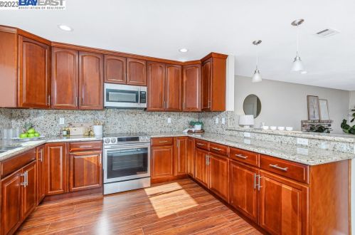 1872 Rhododendron Dr, Livermore, CA 94551-6735