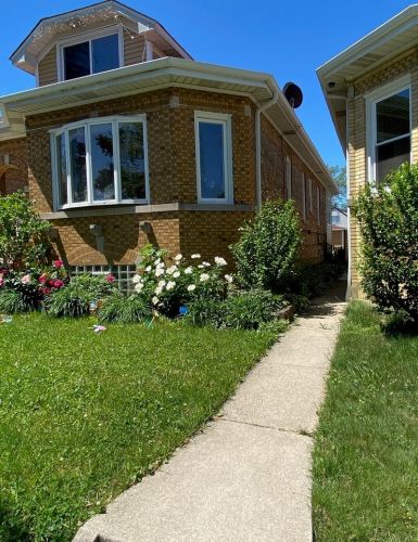 3006 Nagle Ave, Chicago, IL 60634-4942