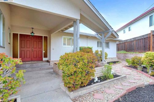 17477 Kingston Way, Hayward, CA 94546-1122