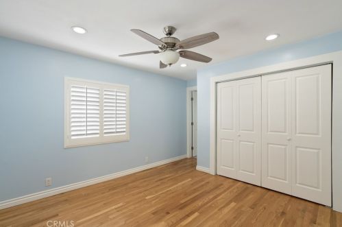 3300 Montrose Ave, Glendale CA 91214-3341 exterior